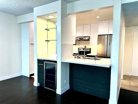5th image of 5600 Kensington Way Unit 309