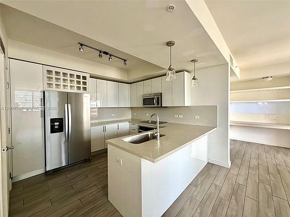 5th image of 999 SW 1st Ave APT 1204
