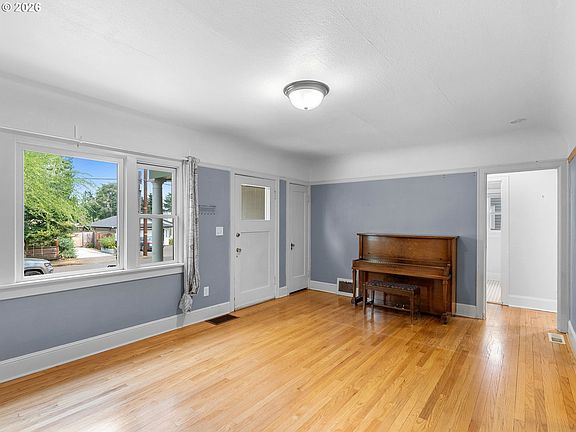 4th image of 4312 NE Wygant St