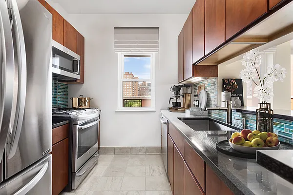 Rented by Douglas Elliman | media 17