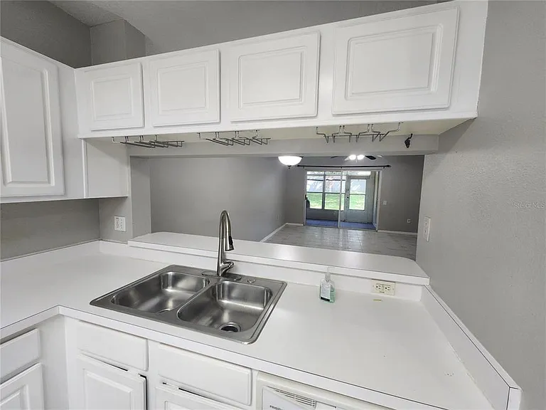 2302 Lake Woodberry Cir — Photo 5
