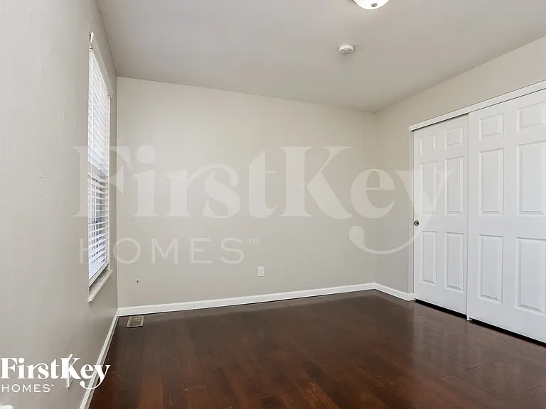 324 Autumn Peak Dr — Photo 10