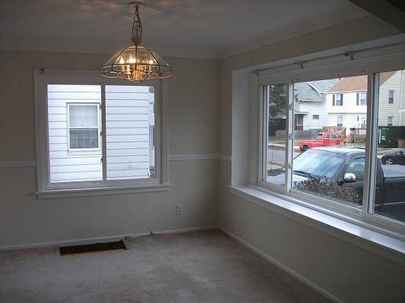 DINING ROOM. BRING THE BI