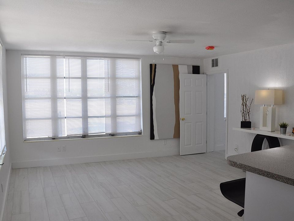 1st image of 415 S Ocean Dr #1