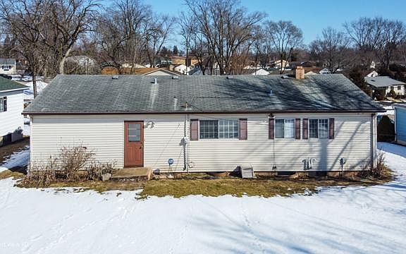 3rd image of 3411 Chadwick Dr