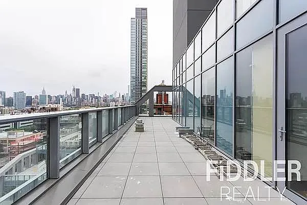 Rented by The KCI Group | media 44