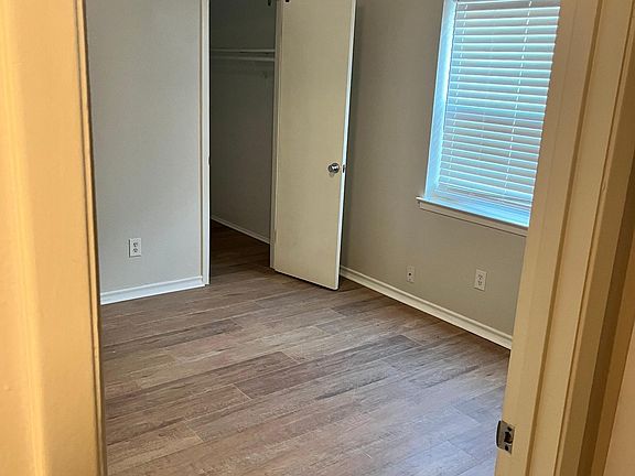 4th image of 1811 Evelyn Dr #2