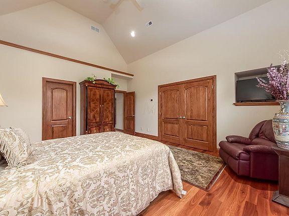 2nd image of 3876 Rushmore Dr