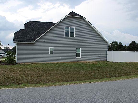 3rd image of 20 E Sand Luggs Ct