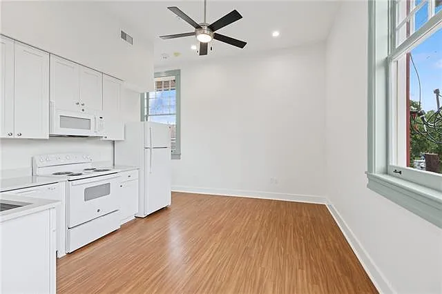 1 bed, 1.0 bath, 486 sqft, $1,015 — Photo 2