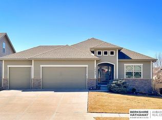 10427 Elm Hurst Dr, La Vista, NE 68128