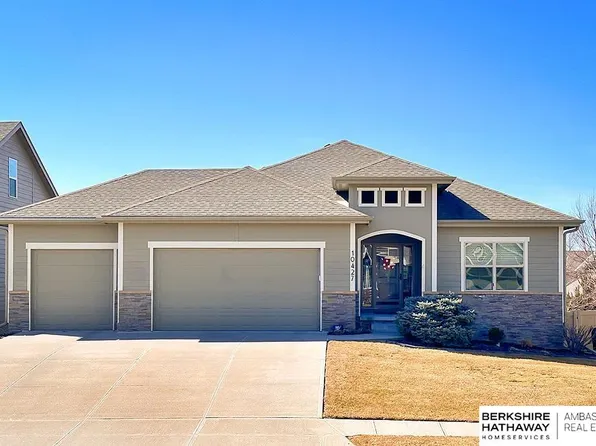 10427 Elm Hurst Dr, La Vista, NE 68128