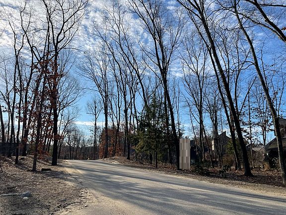 4th image of 205 Coburn Woods