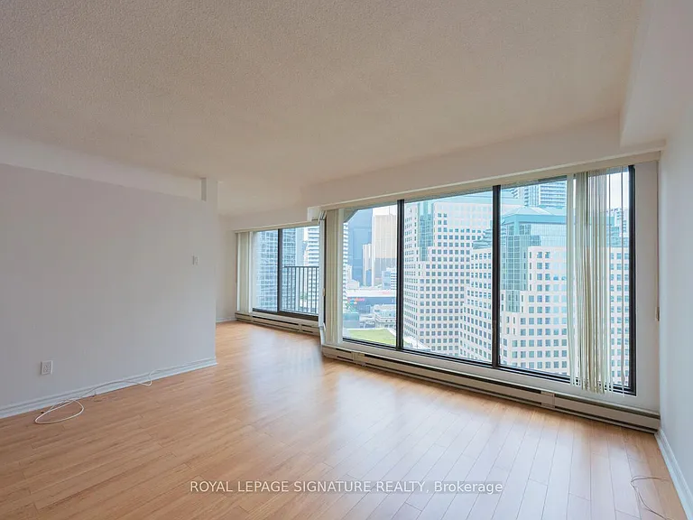 65 Harbour Sq #2109 — Photo 2