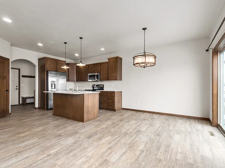 N1106 Craftsmen Ct #1106 — Photo 3