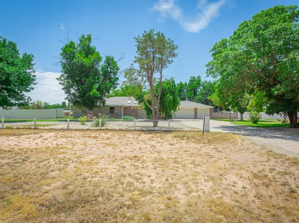2908 W Country Club Rd, Roswell, NM 88201