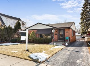 1862 Spruce Ave, Des Plaines, IL 60018