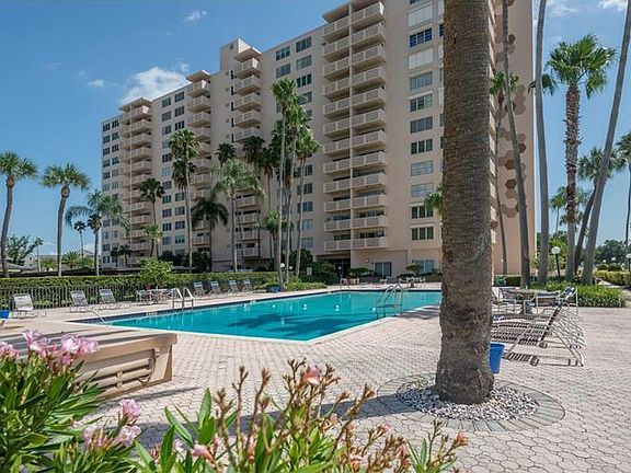 3rd image of 2401 Bayshore Blvd Unit 907