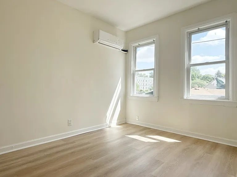 1510 SE Riverside Dr #B3 — Photo 9