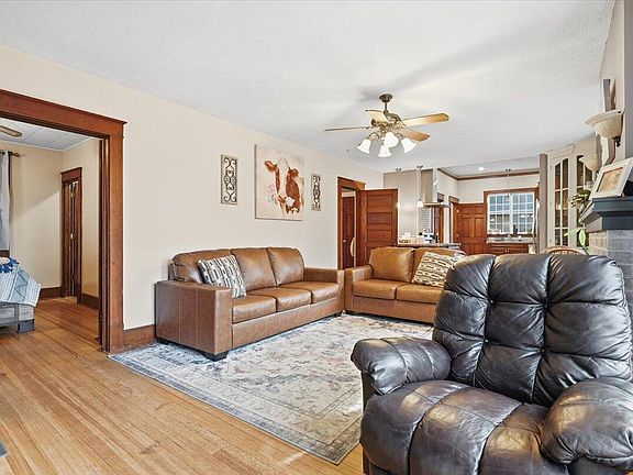 5th image of 721 W Graham Ave
