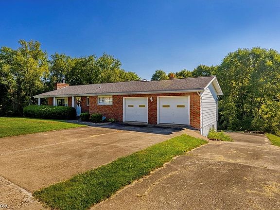 3rd image of 67028 Joella Dr
