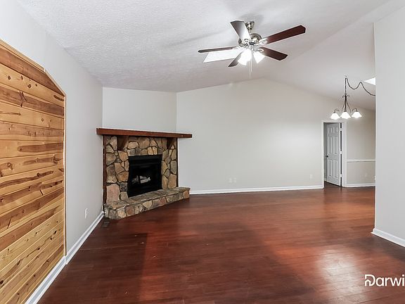 2nd image of 2979 Lowe Trl NE