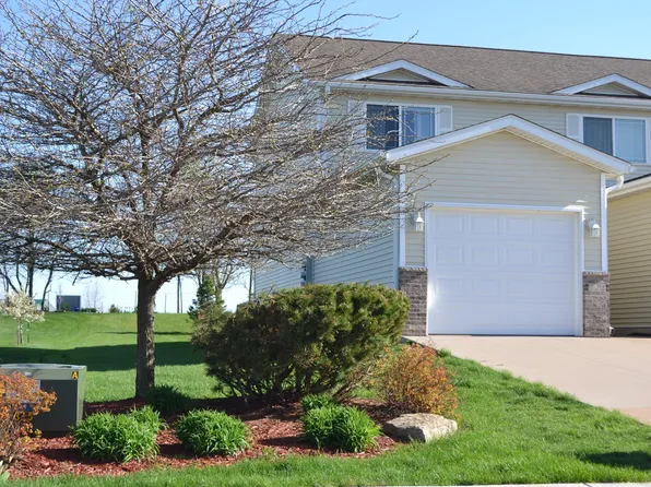 722 Prairie Meadow Dr #0, Blue Grass, IA 52726