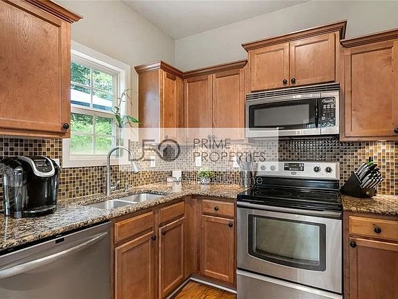 4th image of 162 Lowry St NE