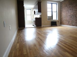 392 Vernon Ave #4D, Brooklyn, NY 11206