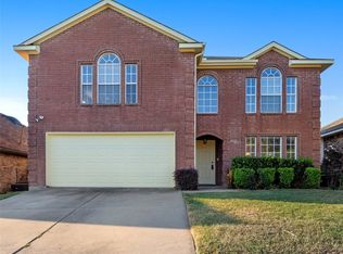 813 Silverbrook Dr, Saginaw, TX 76179