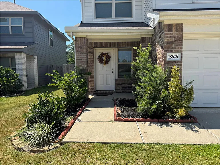 18626 Rosehill Prairie Dr — Photo 3