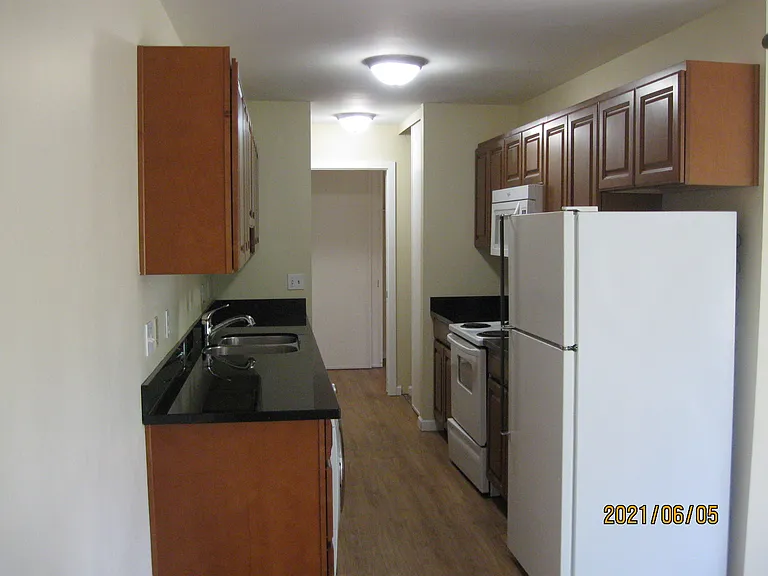 417 Bellevue Way SE #201 — Photo 6