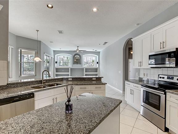 4th image of 12027 Shadowbrook Ln