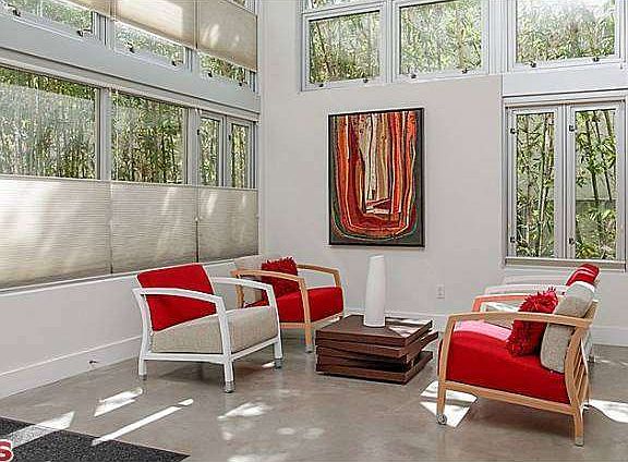 4th image of 1037 N Laurel Ave APT 8b
