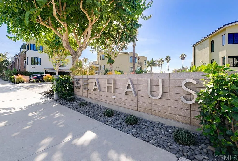 Building Photo - 5410 La Jolla Blvd #A105