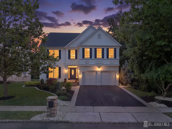 15 McGinnis St, East Brunswick, NJ 08816