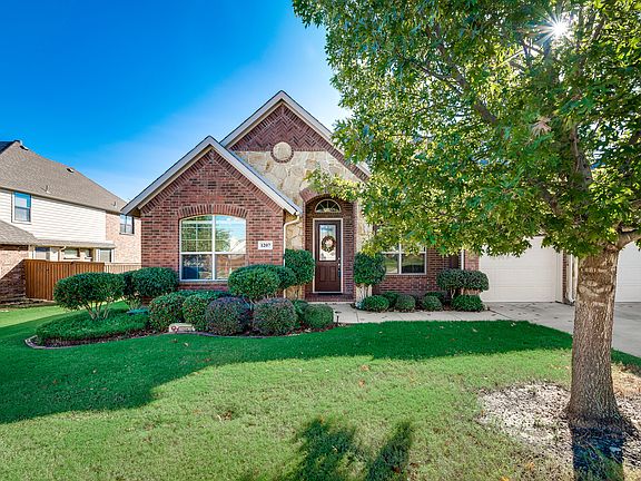 2nd image of 1207 Killian Dr