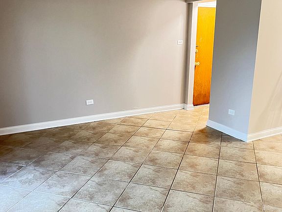 2nd image of 11055 S Nagle Ave APT 4