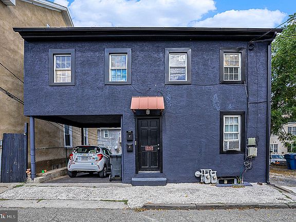 3rd image of 165 Prospect St