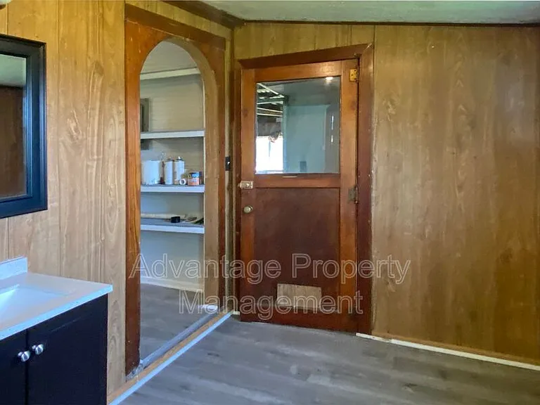 1415 W 4th St — Photo 7