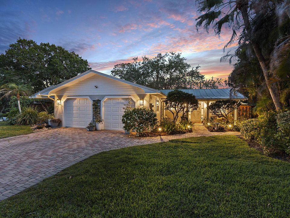 1st image of 207 Cardinal Trail