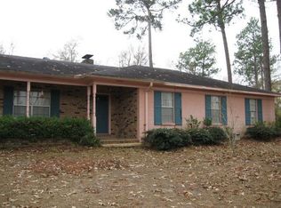 32 Travis Rd, Hattiesburg, MS 39401