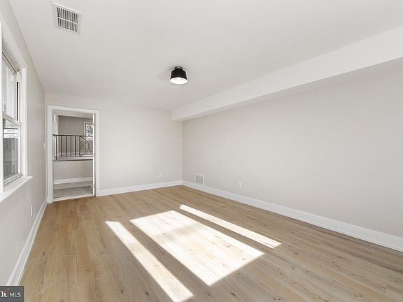 5th image of 227 Kennedy Blvd