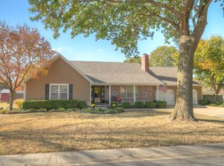 2151 Laura St, Carthage, MO 64836