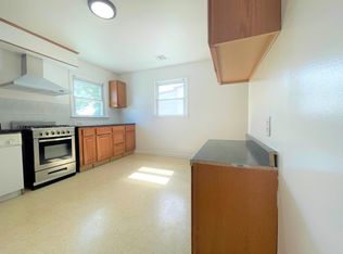 675 Undercliff Ave, Edgewater, NJ 07020