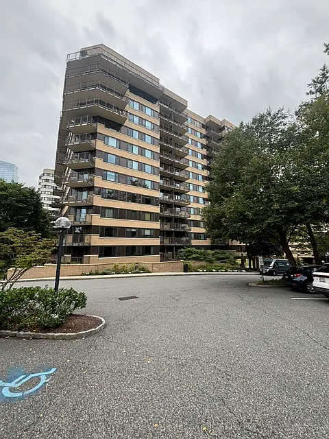 25 Rockledge Ave #517