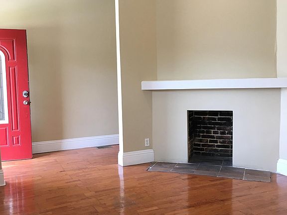 3rd image of 1704 Silver St
