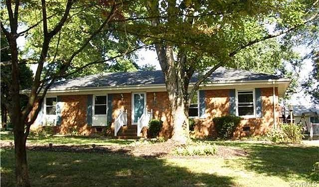 1st image of 4410 Woodview Dr