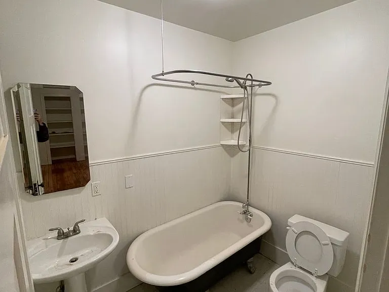 Chester Apartments — Photo 8