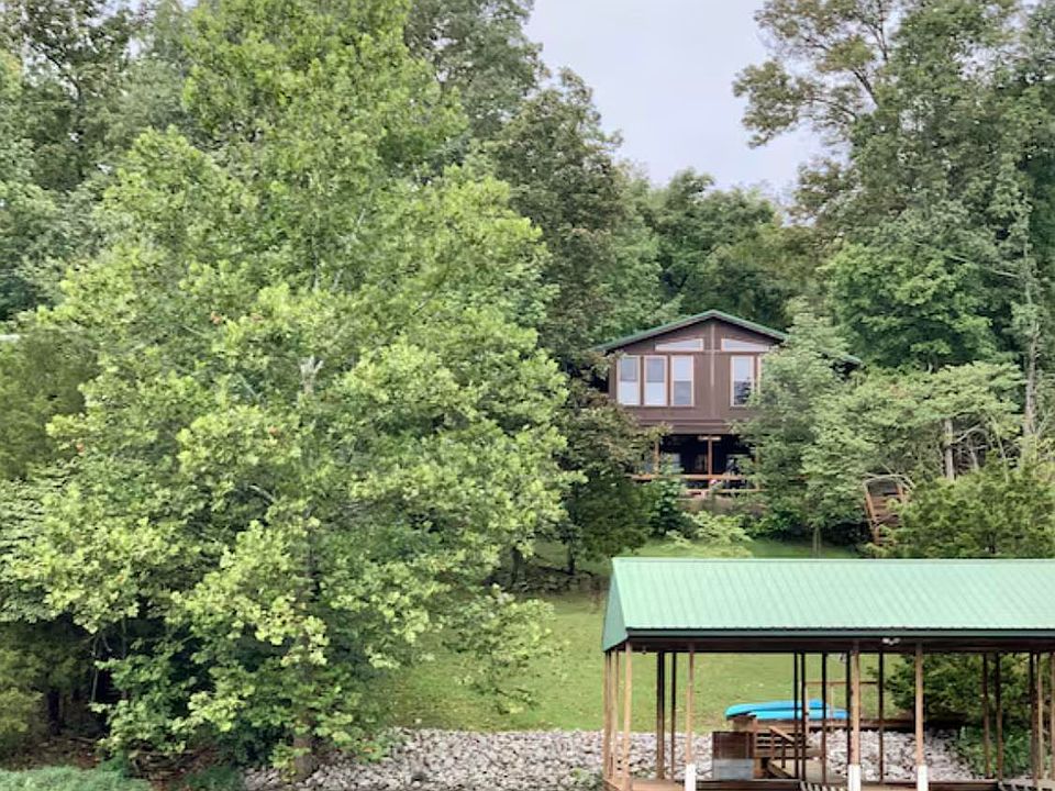 1st image of 450 Sugar Creek Rd